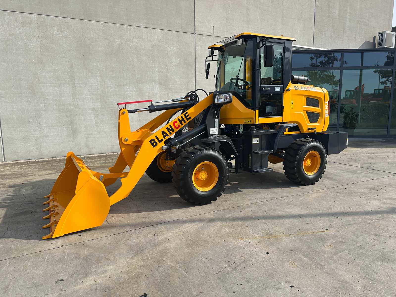 NEW 2025 Blanche TW36