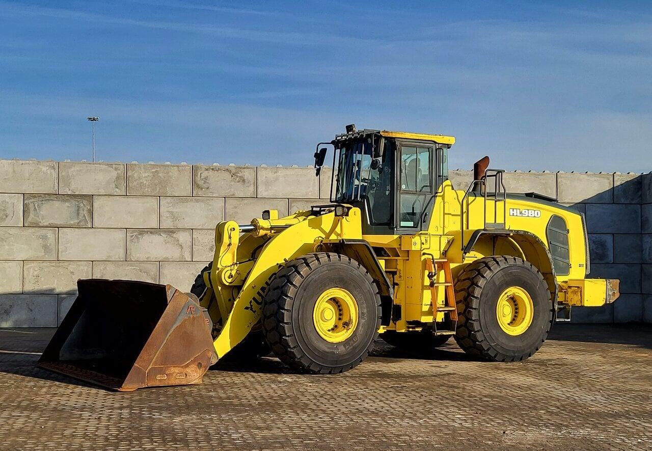 2018 Hyundai HL980