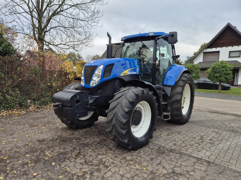 2007 New Holland T7040